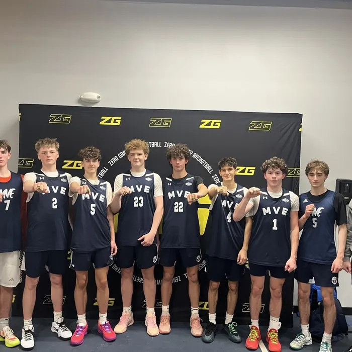 MVE players showing off their championship rings at a Zero Gravity tournament